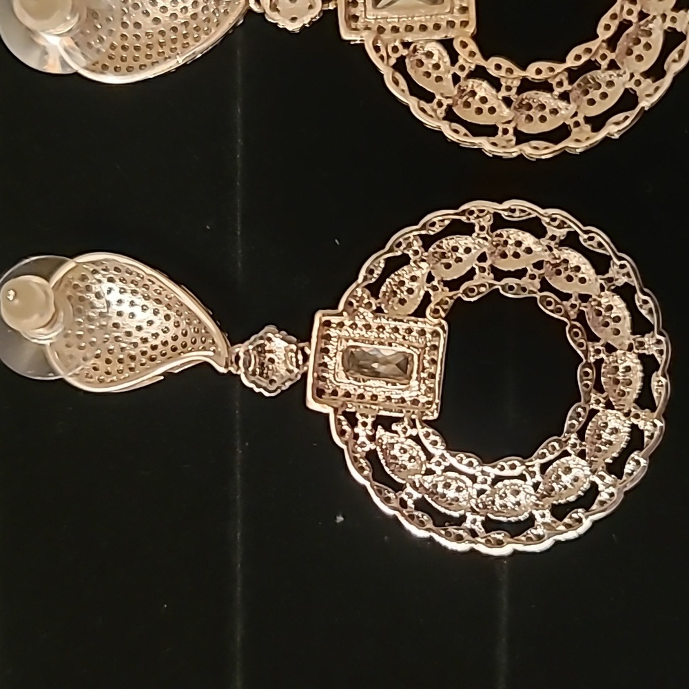 SHAZE EARRINGS- CELEBRATION ROUND DROP - Picture 4 of 5